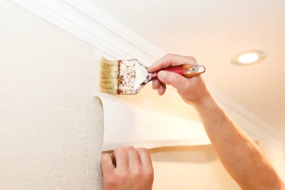 Pose de papier peint à Sainte-Sigolène — revêtements muraux et toiles de verre